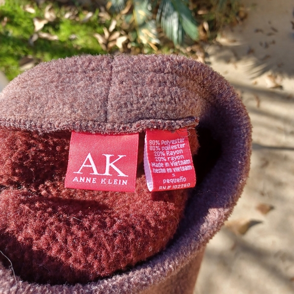 Anne Klein sweater. Women's Sm. - Picture 3 of 4